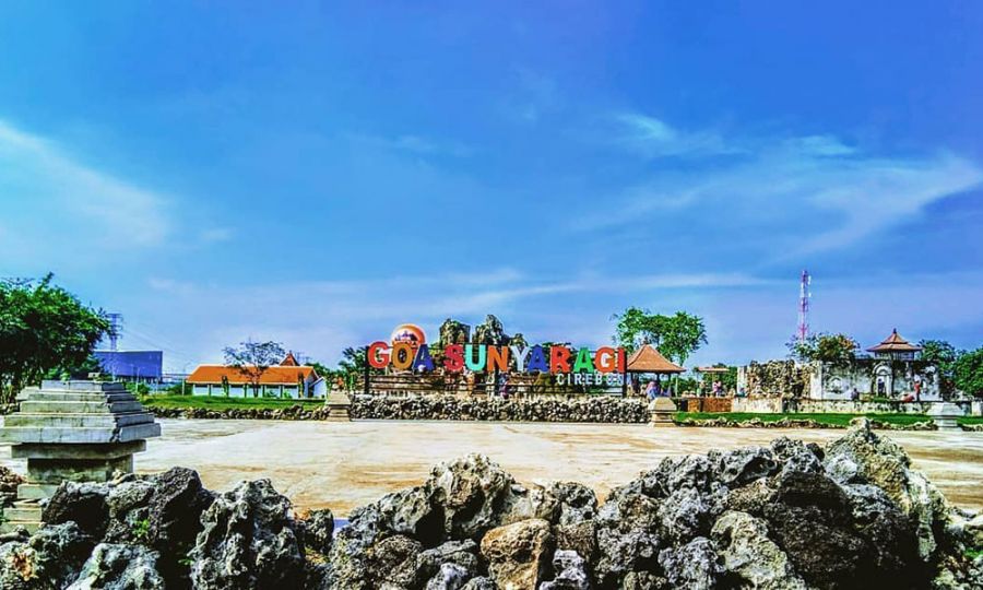 Paket Wisata Cirebon 2 Hari 1 Malam - WisataMu