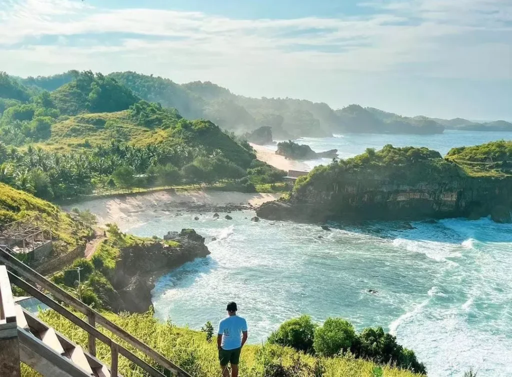 Pantai Kasap Pacitan