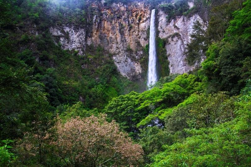 Air Terjun Sipisopiso