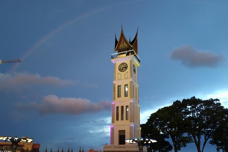 Jam Gadang yang menjadi salah satu icon wisata Padang