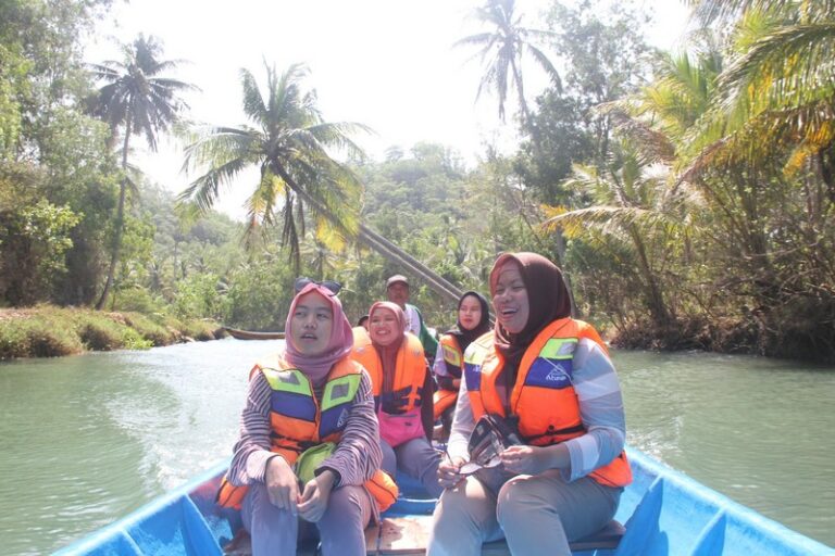 Tamu Pacitan - WisataMu Tour Travel