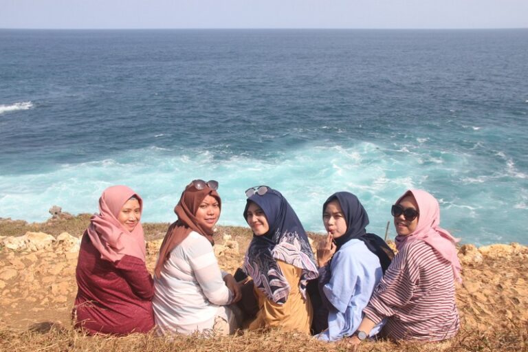 Tamu Pacitan - WisataMu Tour Travel
