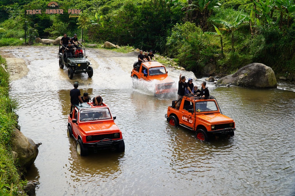 Wisata jeep Kemuning menjadi salah satu favorit dalam paket wisata Jogja Solo