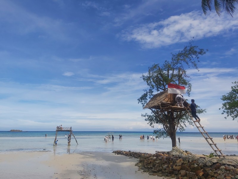Pantai Bobby Karimunjawa