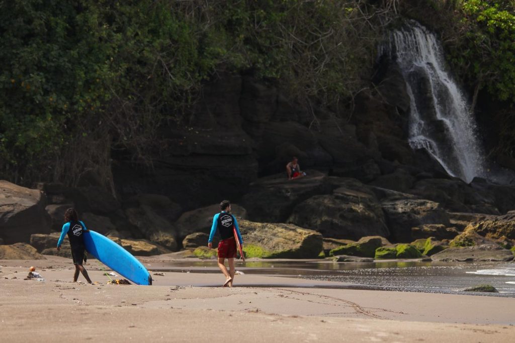 surving Pantai Kedungu Bali_wisatamu