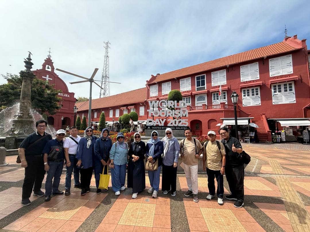 foto tamu open trip 3 negara