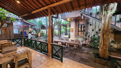 SEMANAAK Warung & Kopi
