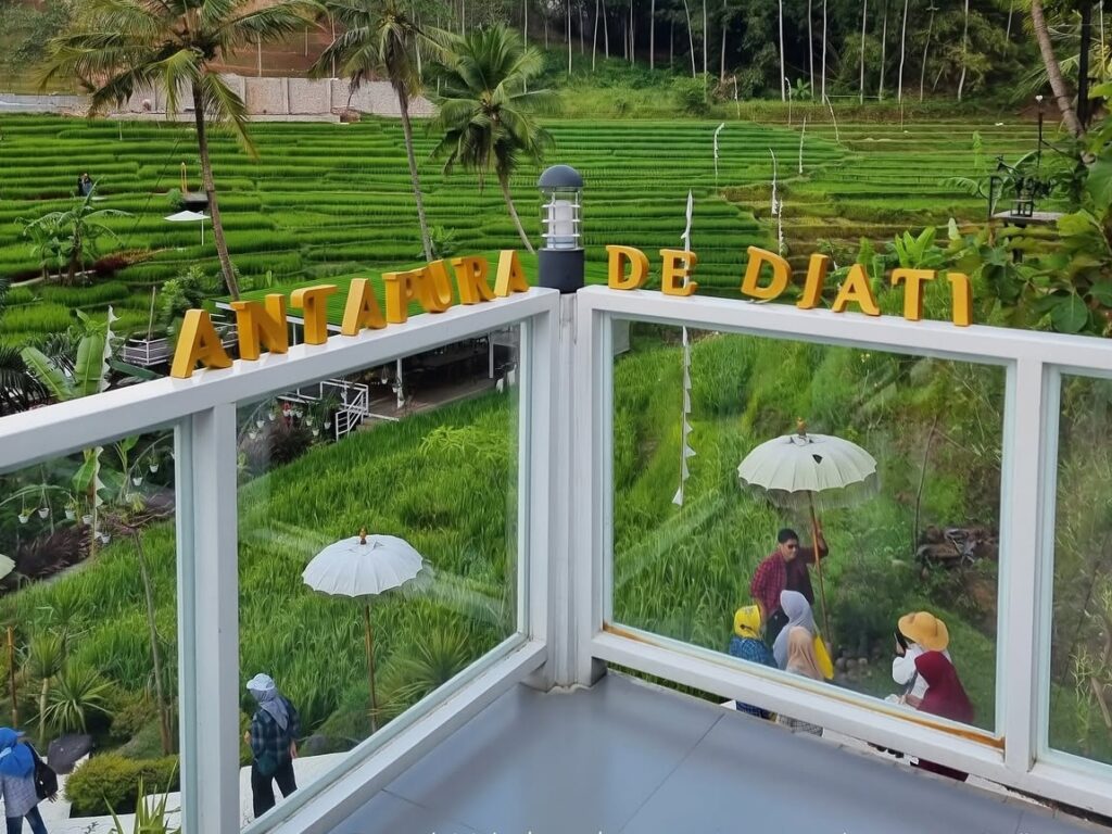 Antapura De Djati, wisata ala Bali di Garut